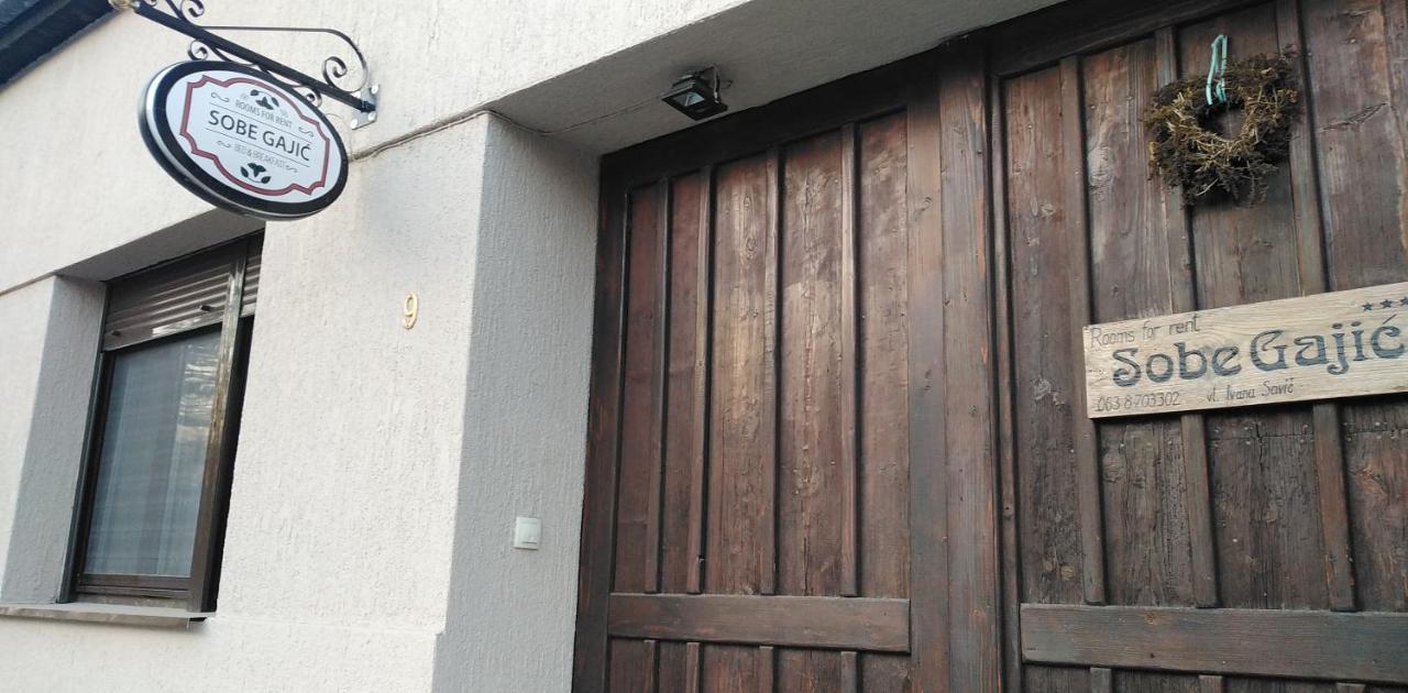 Sobe Gajic Sremski Karlovci Ngoại thất bức ảnh